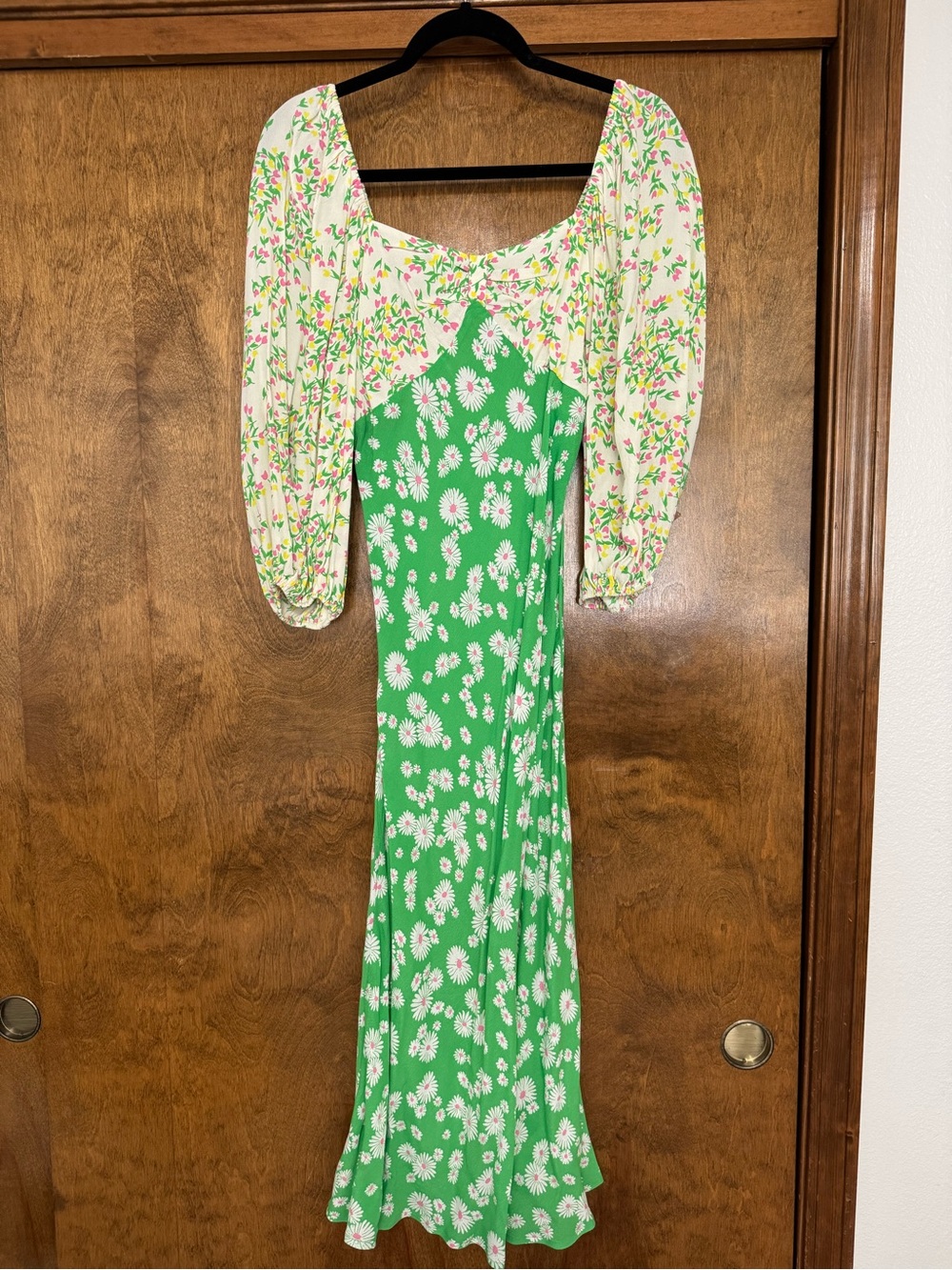 RIXO Green and Cream Floral Midi Dress with Puff Sleeves